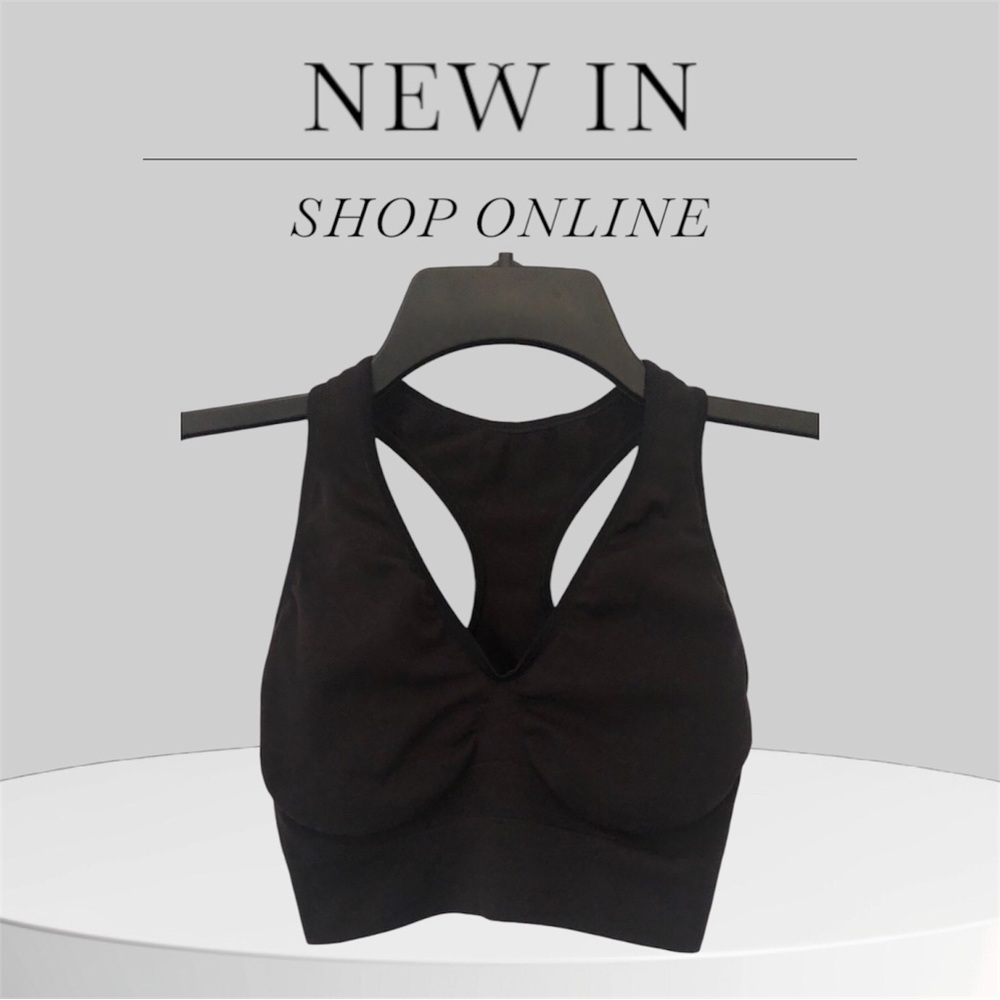 Hanes Brand Woman’s Get Cozy Pullover Bra Size M. In Brand New Condition